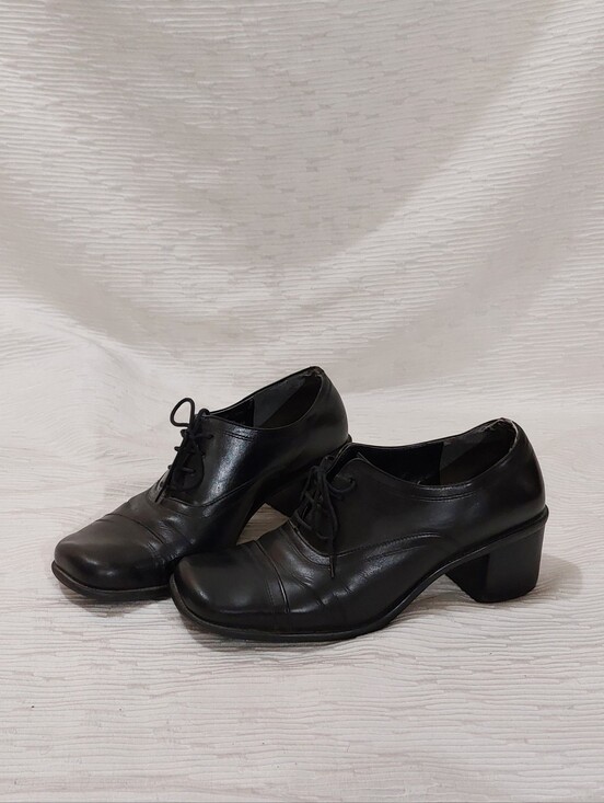 Enzo Angiolini Shoes - Vintage Enzo Angiolini Black Lace-Up Block Heel Women's Shoes Size 8.5